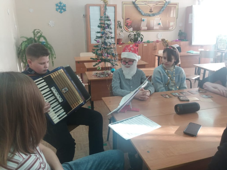 "Новогодние посиделки с Дедом Морозом и Снегурочкой"..
